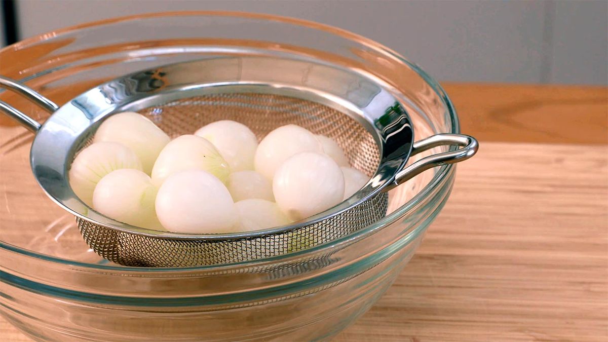 Cómo hacer cebolletas en vinagre  paso 3