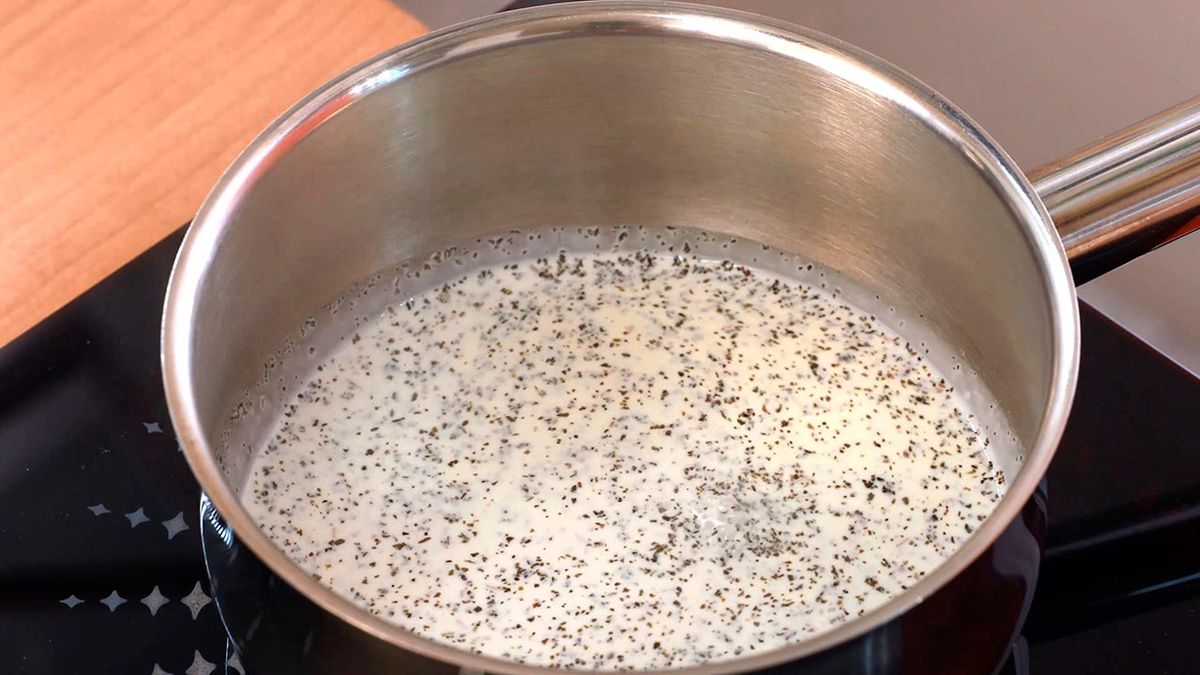 Receta de dorayakis japoneses, rellenos de chocolate blanco y té verde matcha  paso 2