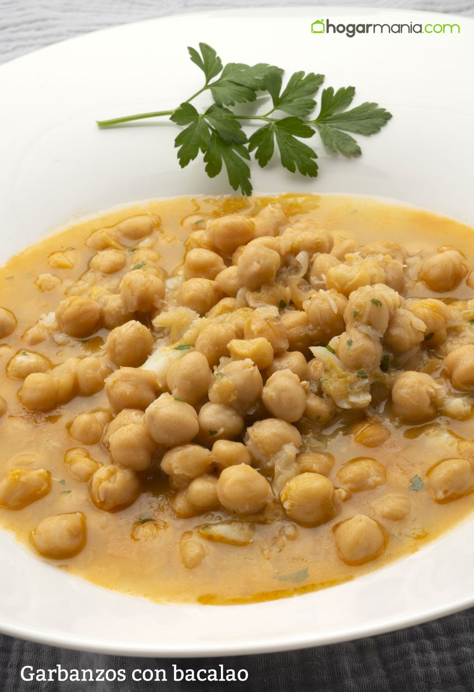 6164 1 Garbanzos con bacalao vertical xl