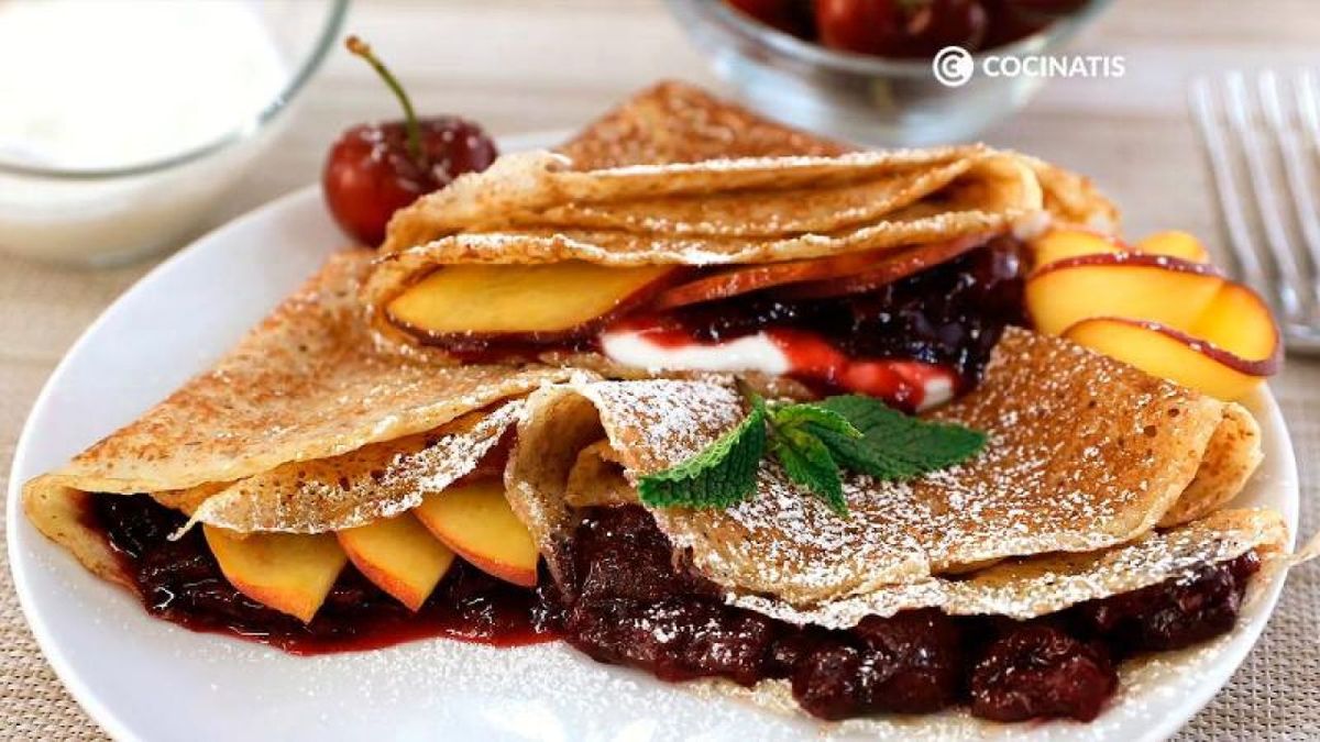 Sirve tus crepes integrales con mermelada de cereza
