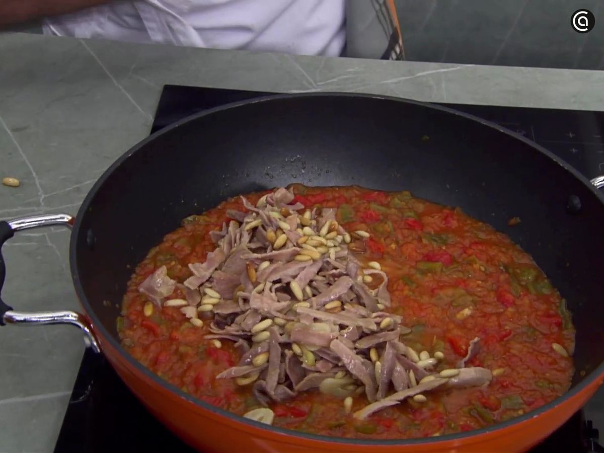 Cocina la titaina un par de minutos más para que se mezclen los sabores