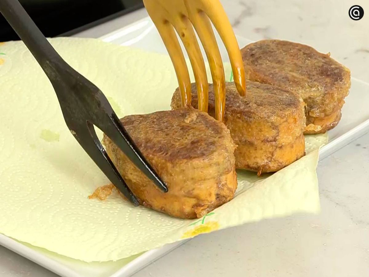 Escurre las torrijas