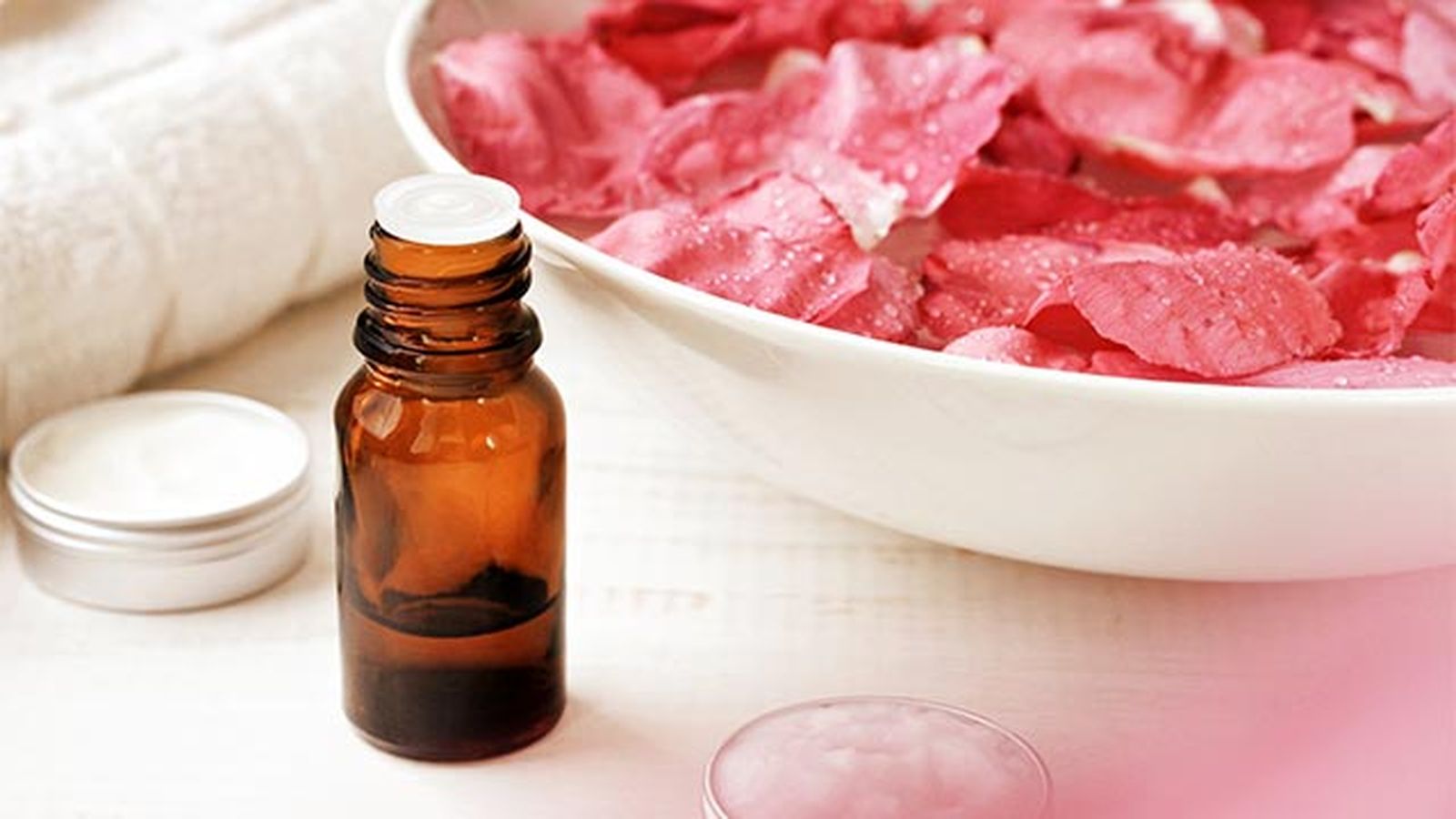 como hacer un limpiador facial casero agua rosas 1 como hacer un limpiador facial casero agua rosas 1