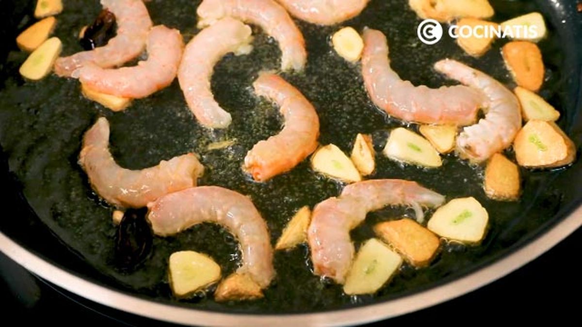 Receta de espaguetis con gambas al ajillo  paso 2