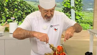 La escalivada es un plato catalán de verduras asadas, perfecto para acompañar carnes, pescados y como base de tostas
