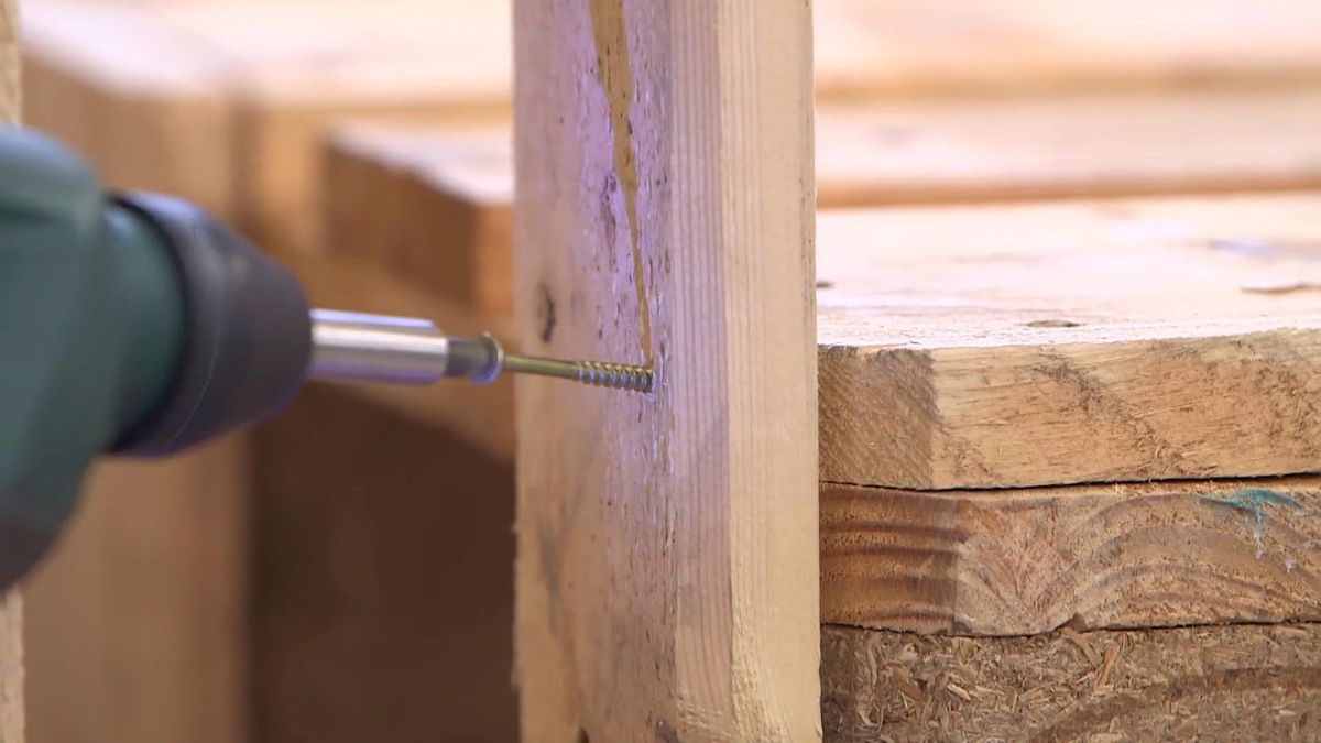 Cómo hacer una butaca con palets y asientos de coche paso 2