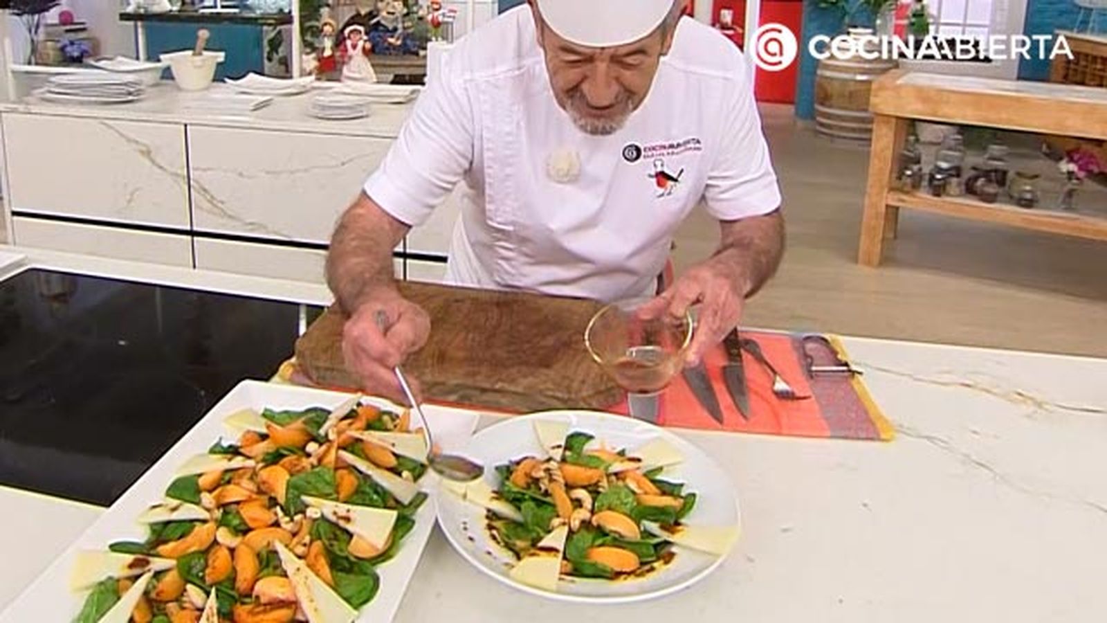 ensalada de espinacas y queso con albaricoques receta karlos arguinano karl67740321 paso6 ensalada de espinacas y queso con albaricoques receta karlos arguinano karl67740321 paso6