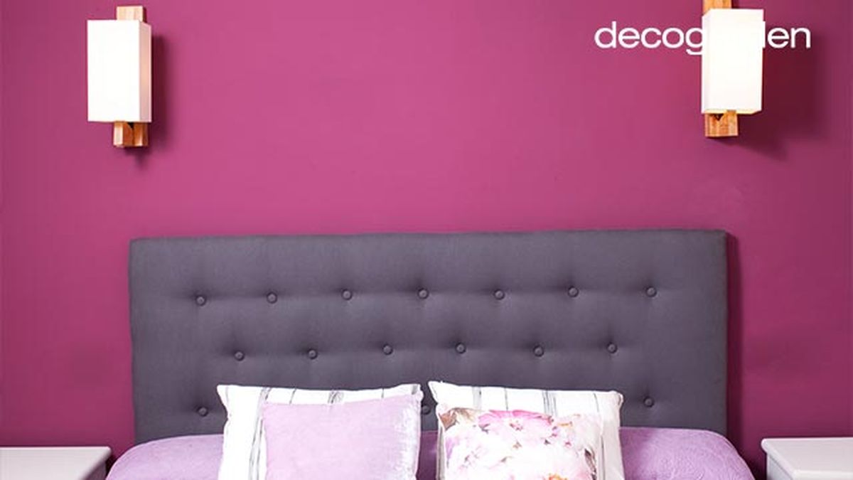 Dormitorio de matrimonio morado, ¡con cabecero capitoné!