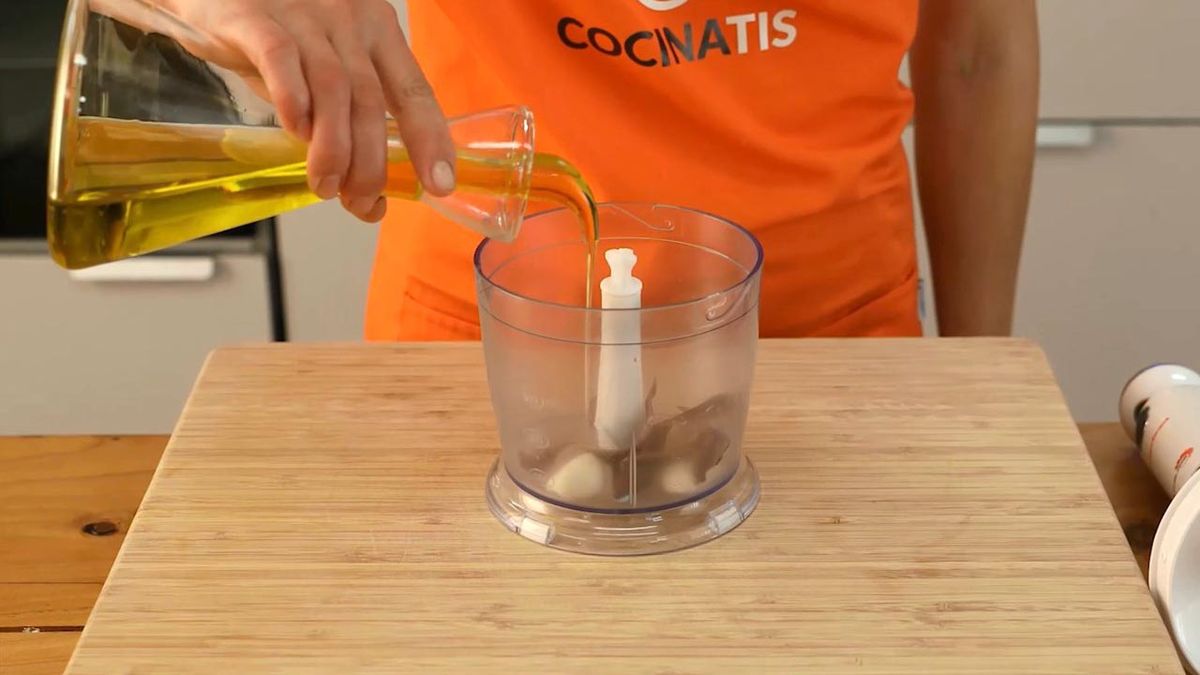 Cómo hacer salsa bagna cauda  paso 1