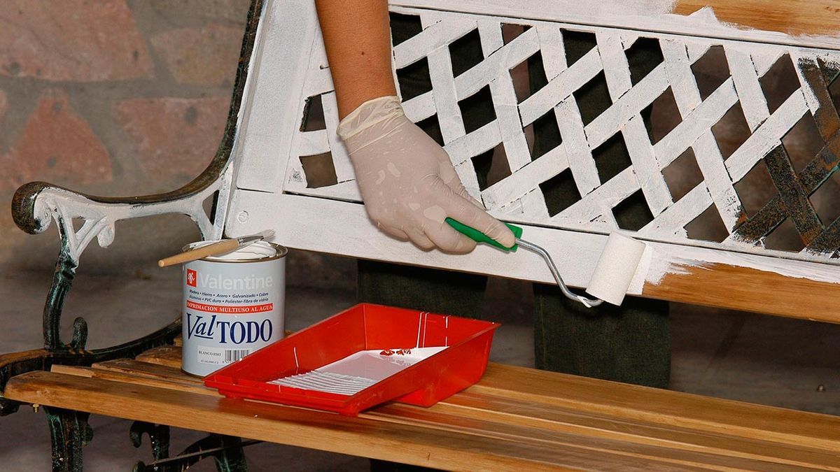 Mantenimiento de un banco de exterior paso 3