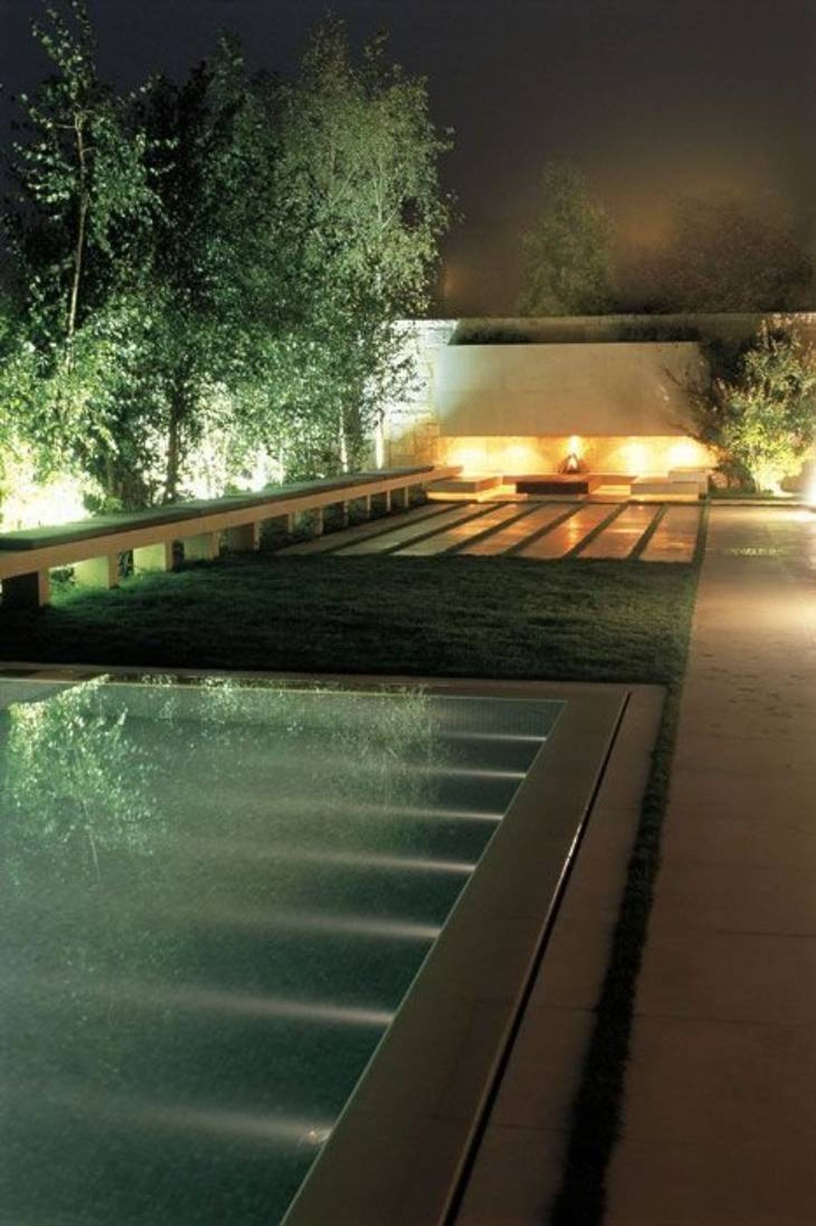 Inspiradoras ideas para piscinas en patios pequeños 9