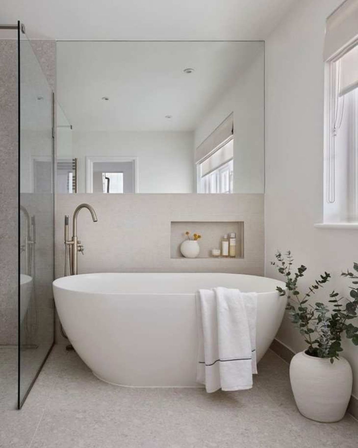 Hornacina cerca de la bañera