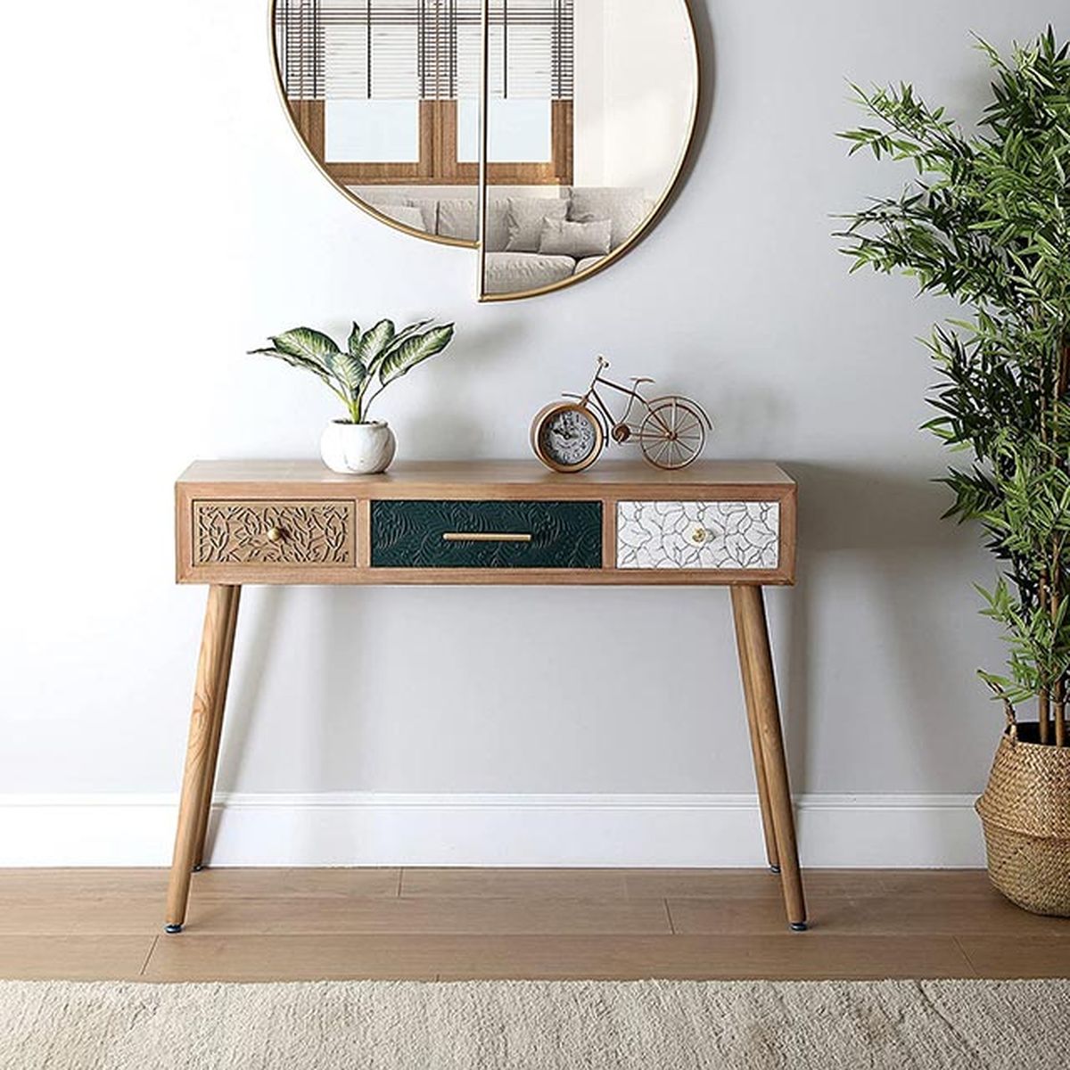 Descubre los muebles esenciales para decorar la entrada de la casa 3