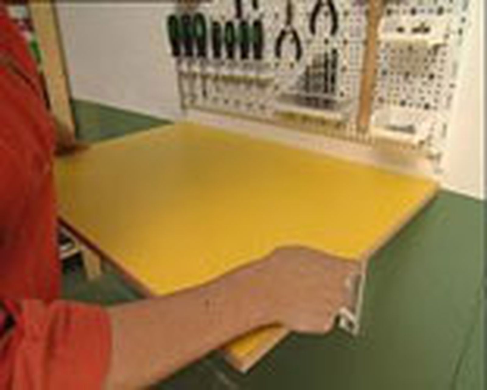 brico 0467 2 Instalacion mesa auxiliar abatible paso 6 brico 0467 2 Instalacion mesa auxiliar abatible paso 6