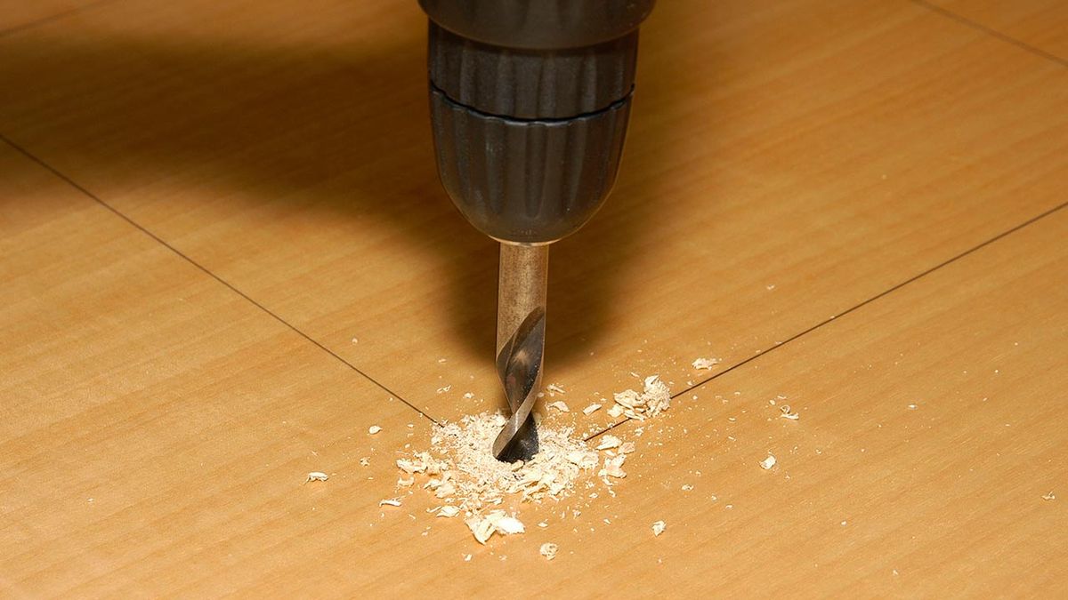 Cómo colocar cristales en una puerta de interior paso 2