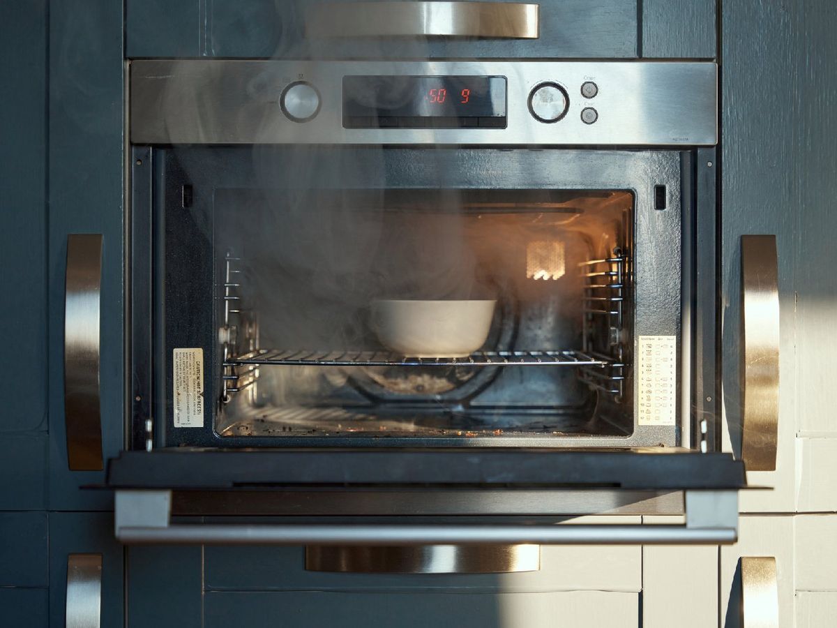 La vajilla corriente no resiste el calor intenso y puede agrietarse