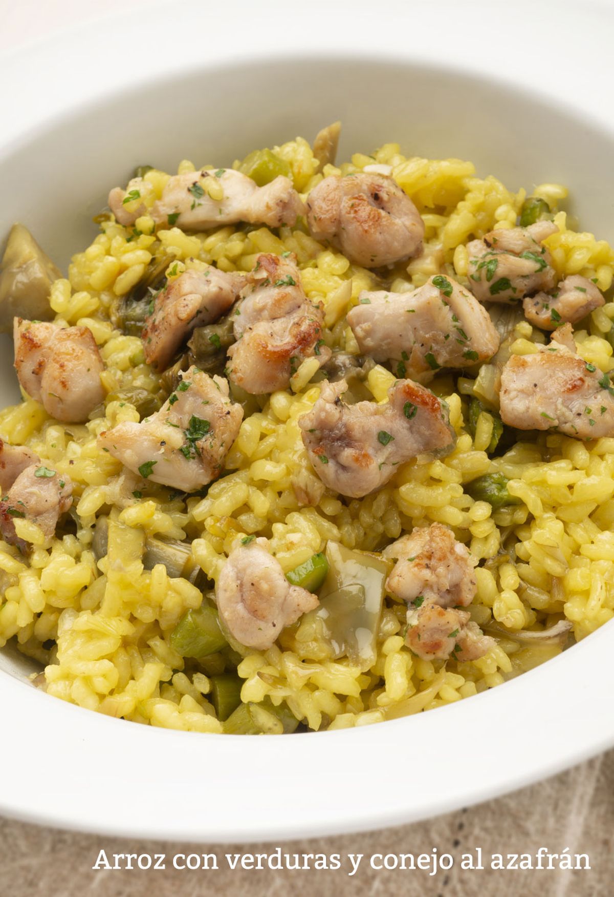 arroz con verduras y conejo al azafran v