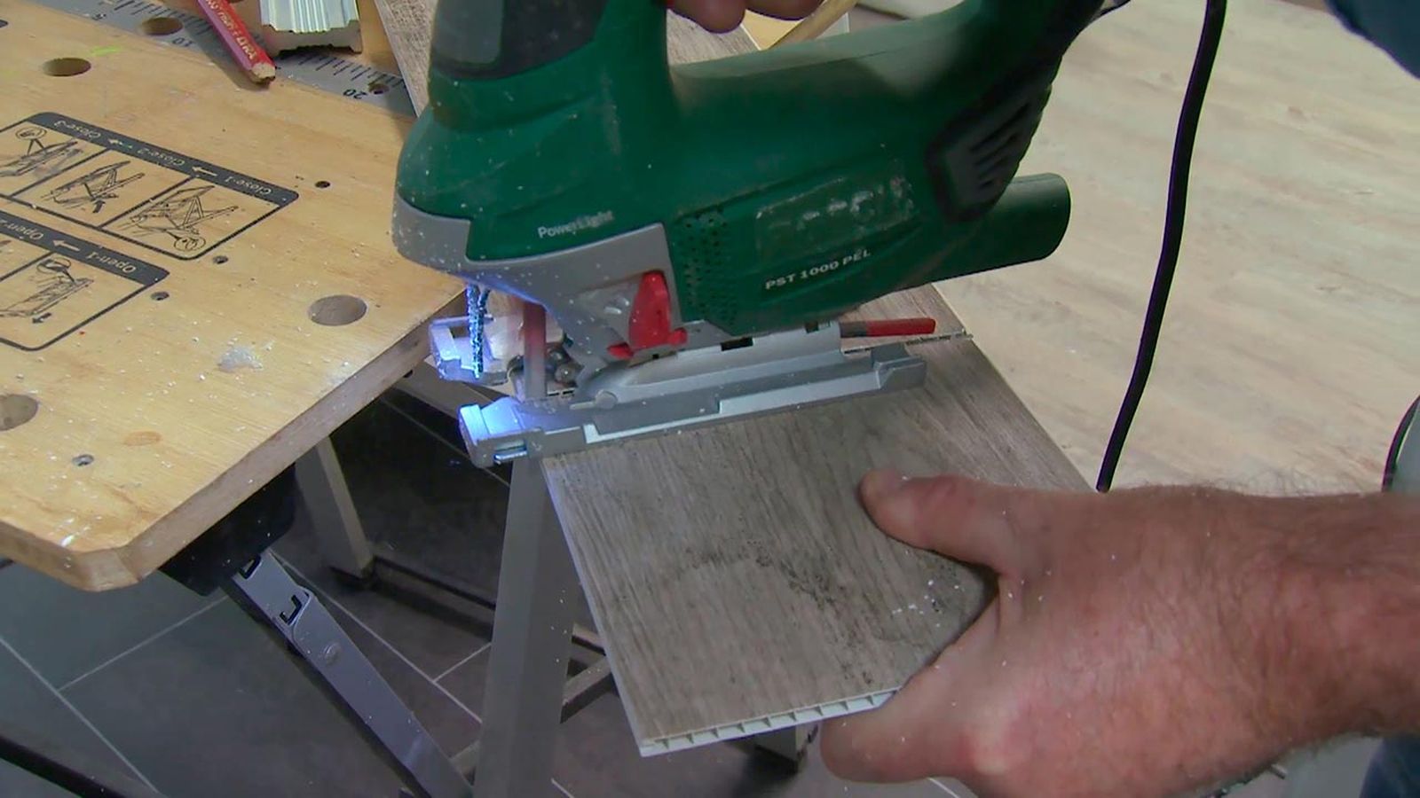 Como colocar un friso de vinilo paso 4