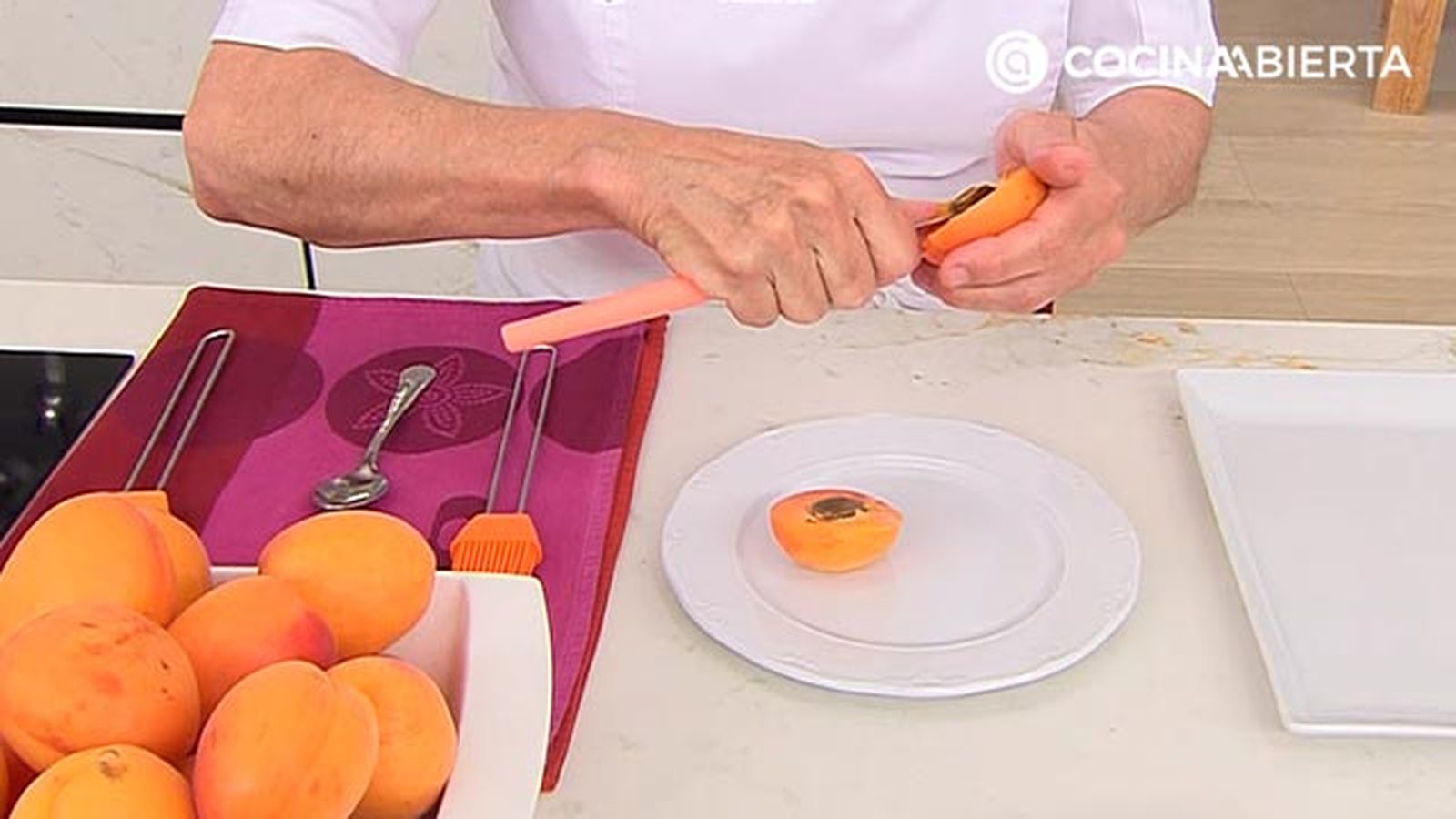 tarta tatin de albaricoques receta autentica eva arguinano karl7810321 paso1 tarta tatin de albaricoques receta autentica eva arguinano karl7810321 paso1