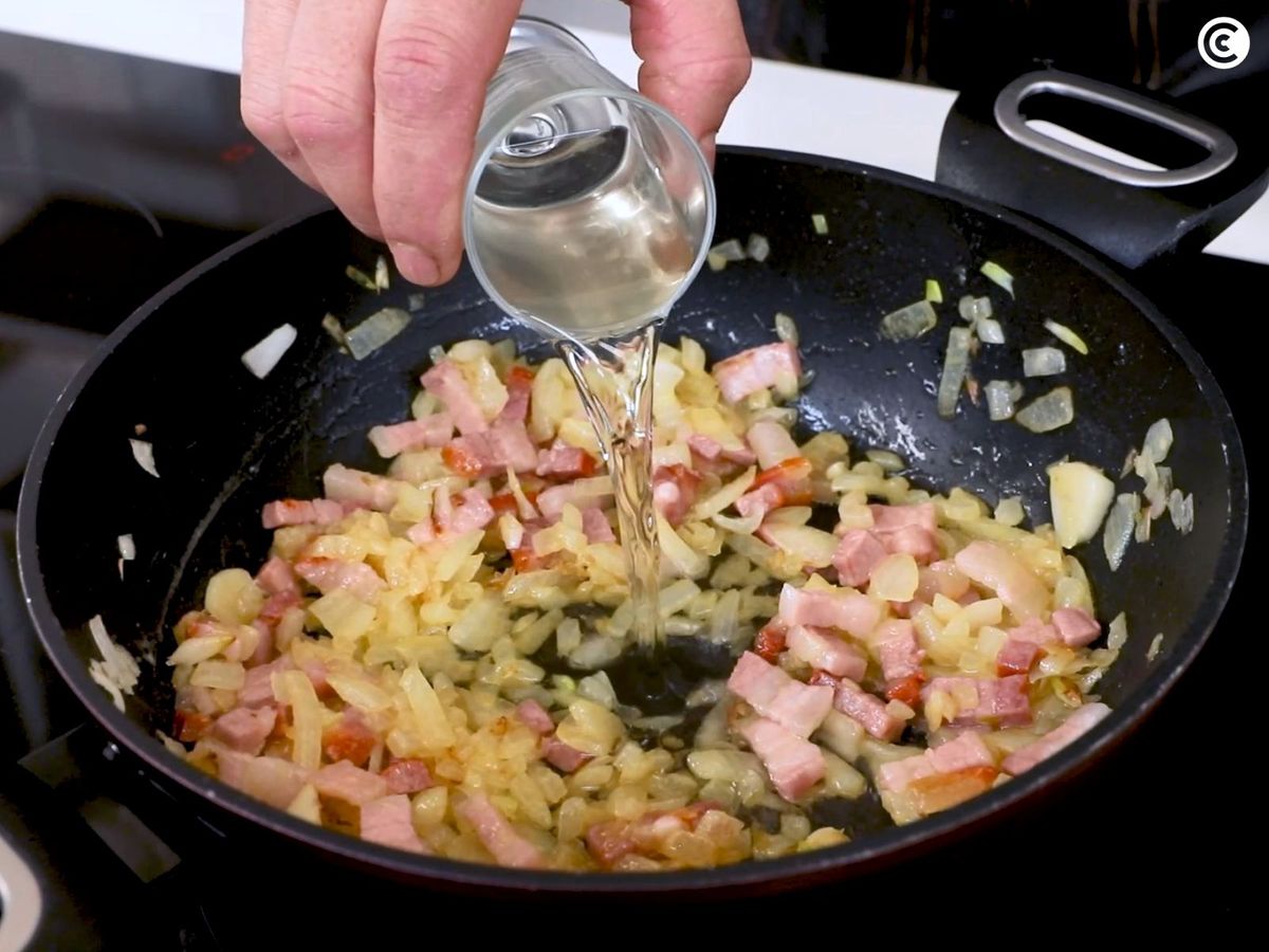 Sofrito para manitas de cerdo guisadas