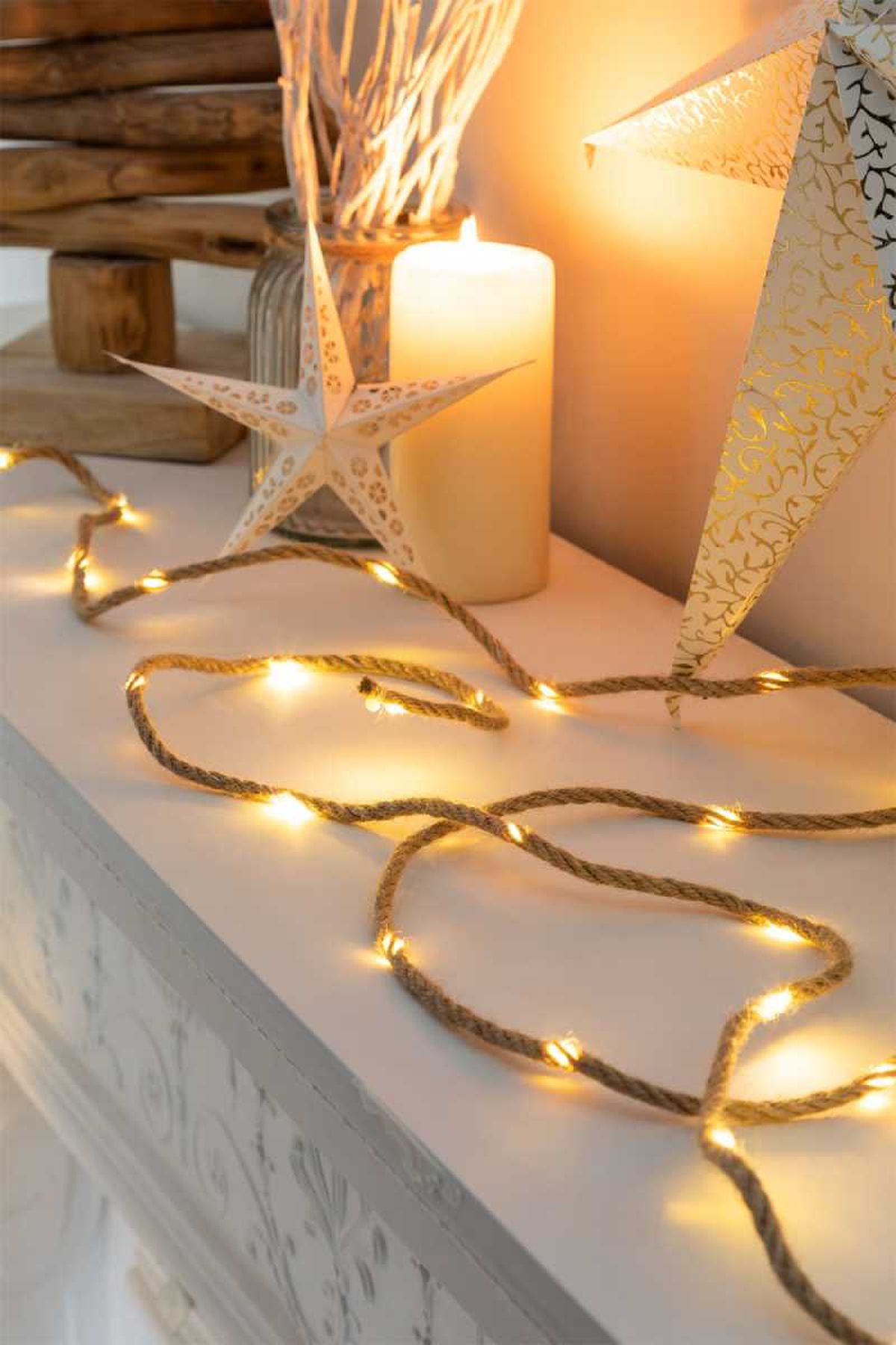 Adornos navideños para la chimenea.