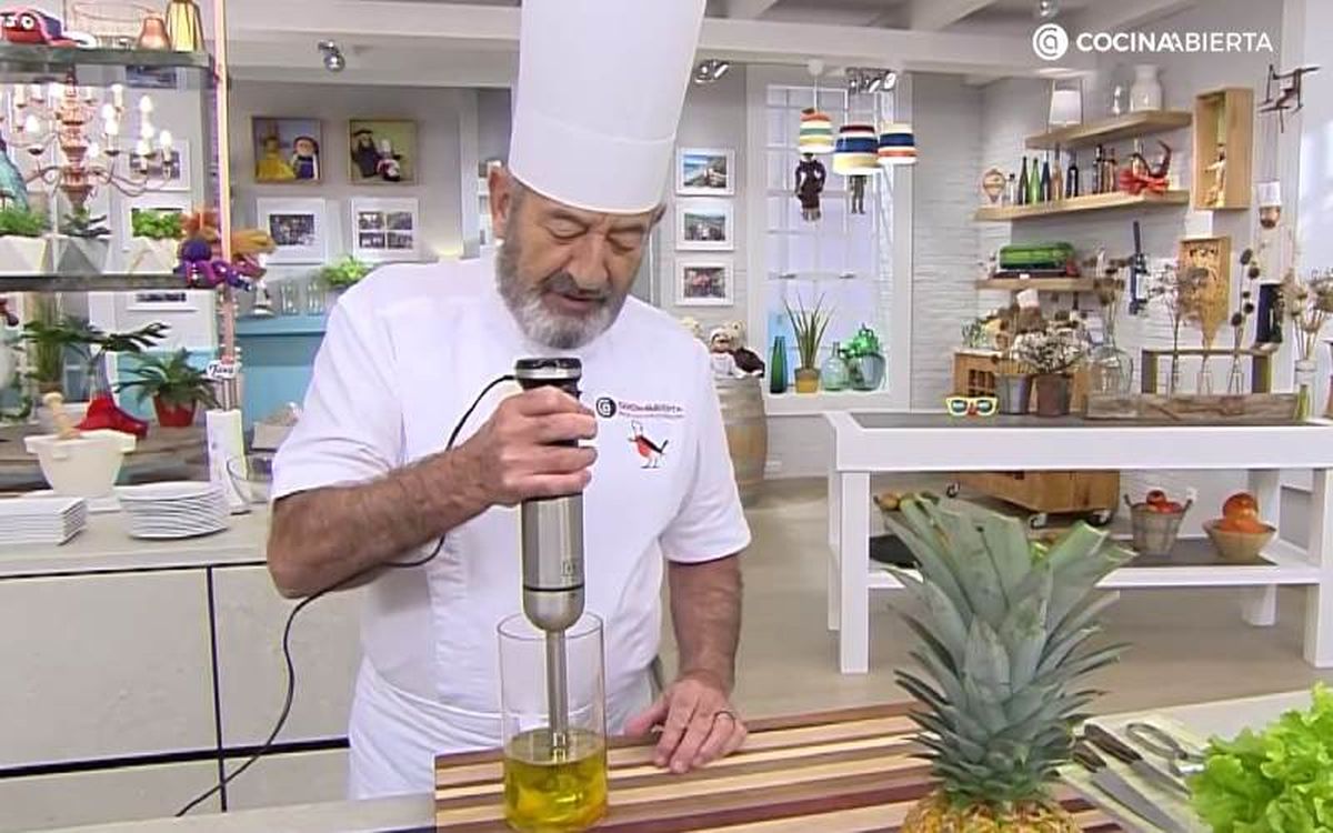 Para elaborar una salsa rosa, necesitas preparar una mayonesa