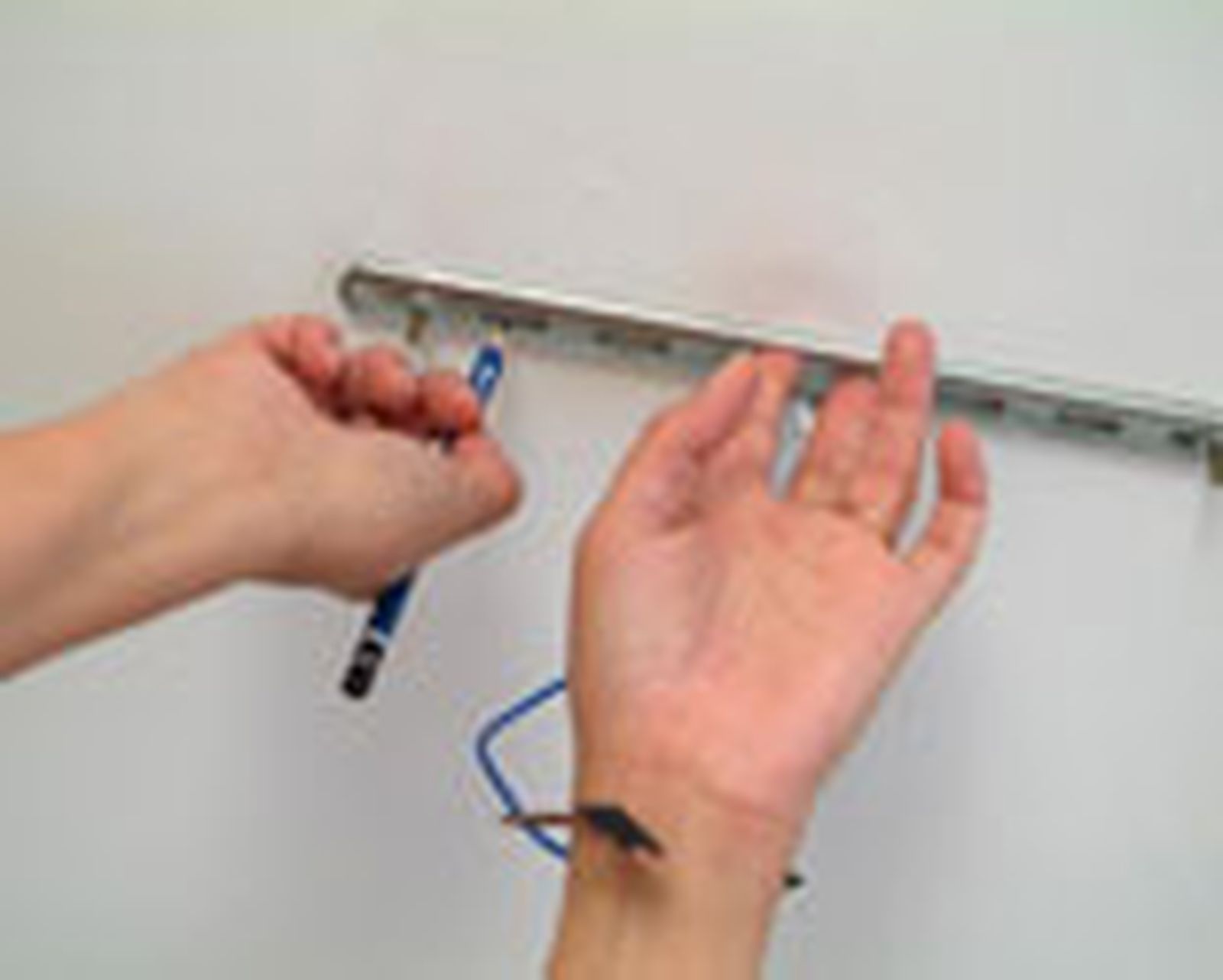 briconsejo_0460 2 Instalacion lampara techo paso 3 briconsejo_0460 2 Instalacion lampara techo paso 3