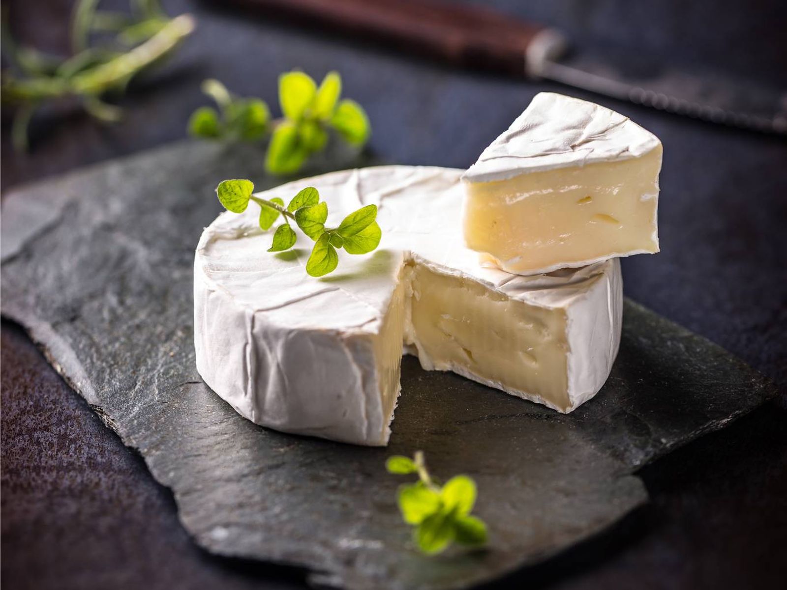 El camembert, uno de los quesos más emblemáticos de Francia. El camembert, uno de los quesos más emblemáticos de Francia.