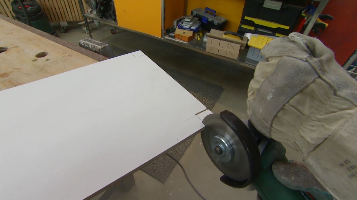 Cómo hacer una estantería de cobre y cerámica paso 9