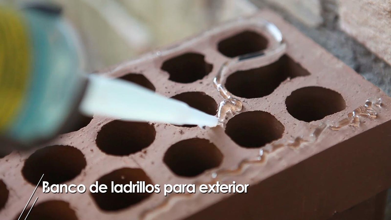 Como hacer un banco con ladrillos para el exterior paso 2 Como hacer un banco con ladrillos para el exterior paso 2