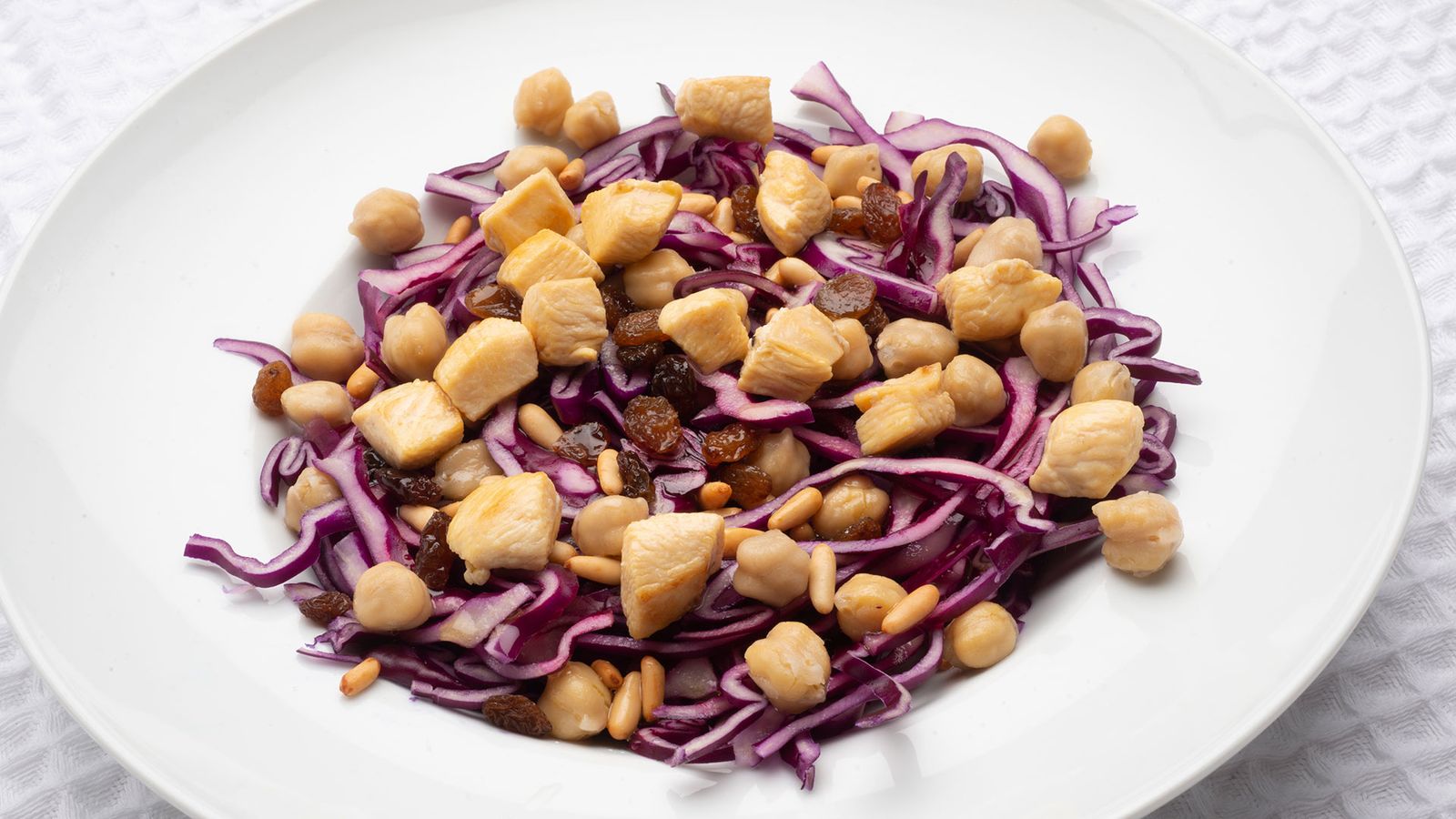 ensalada de lombarda garbanzos y pollo xl