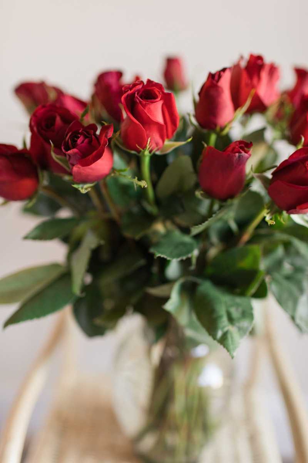 Ramo de rosas rojas.