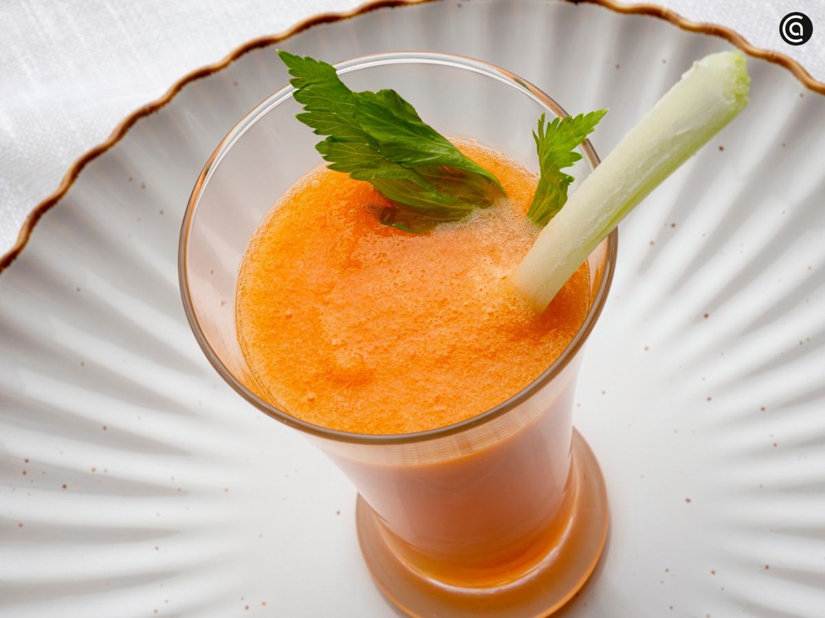 Batido de manzana, zanahoria y apio, la bebida refrescante y nutritiva de Karlos Arguiñano
