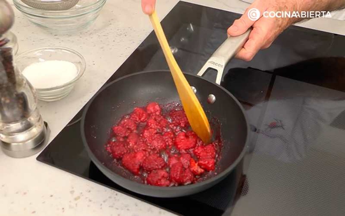 Prepara el coulis de frambuesas