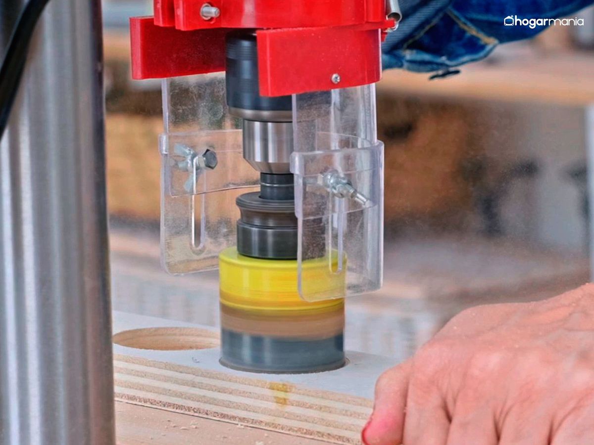 Haz los cilindros decorativos para los cubiletes modulares de Lego