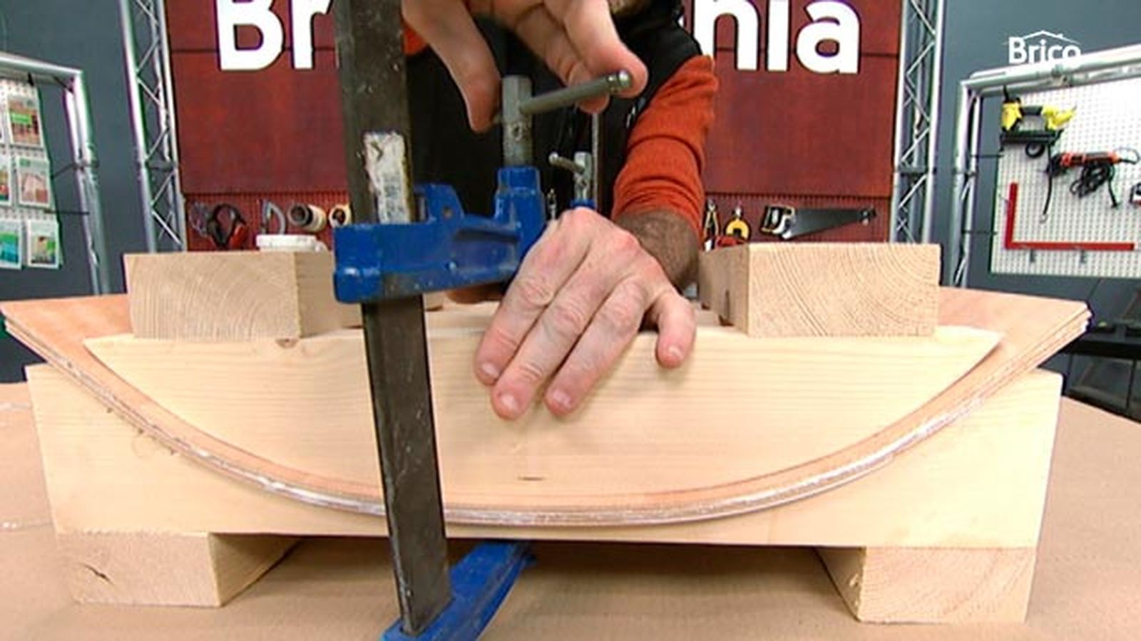 Cómo reparar una silla de madera Paso 7 Cómo reparar una silla de madera Paso 7