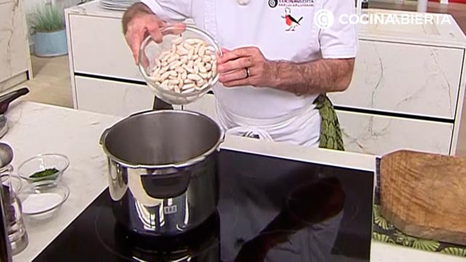 faces con morcilla y chorizo receta karlos arguinano karl67460321 paso1 faces con morcilla y chorizo receta karlos arguinano karl67460321 paso1