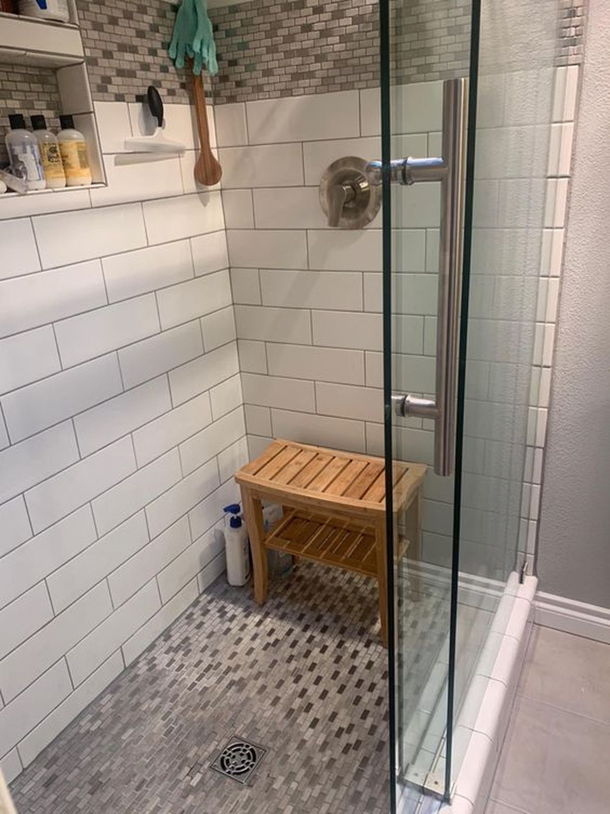 bano con banco madera pinterest Ever Unfolding