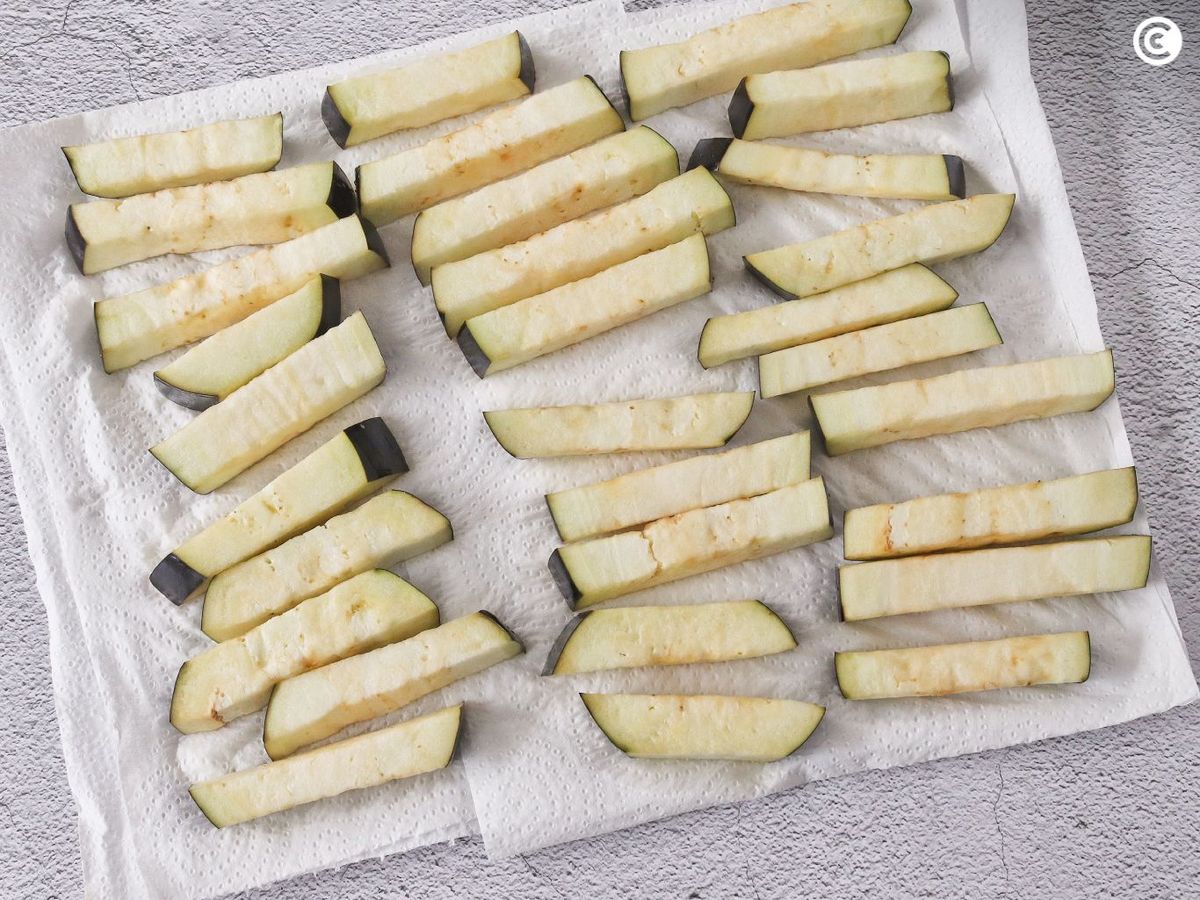 Secar las berenjenas para hacer en freidora de aire