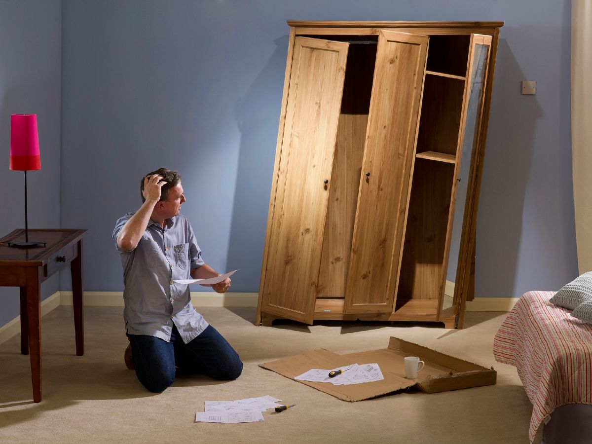 Los muebles pueden desajustarse después de moverlos