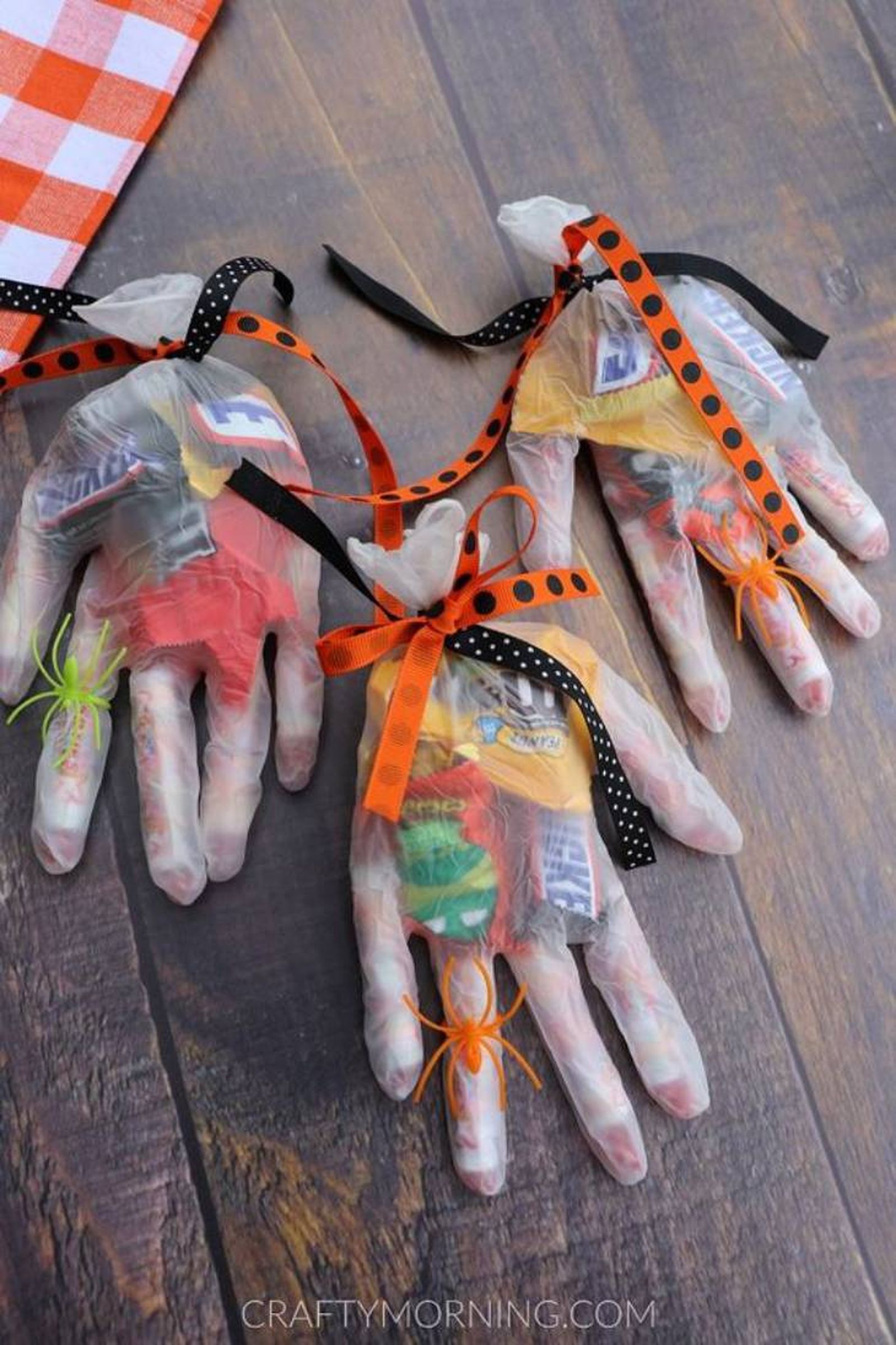 envolver caramelos halloween guante pinterest