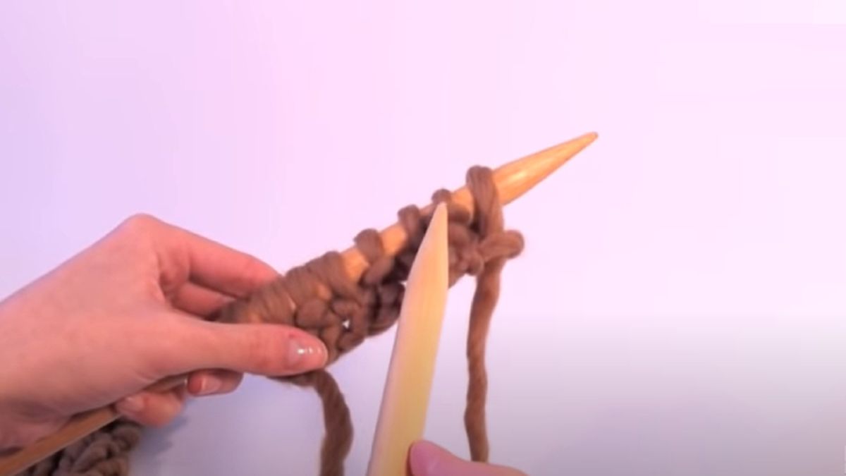 como hacer punto elastico paso 3