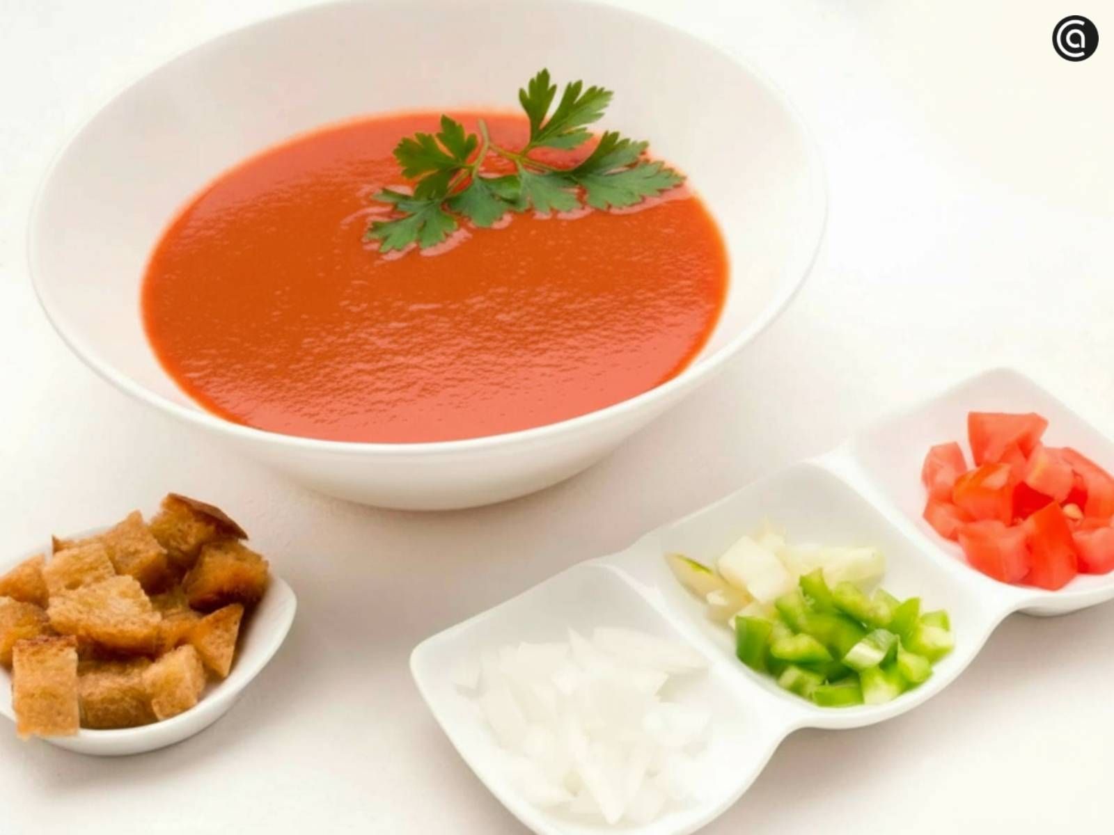 Gazpacho andaluz tradicional