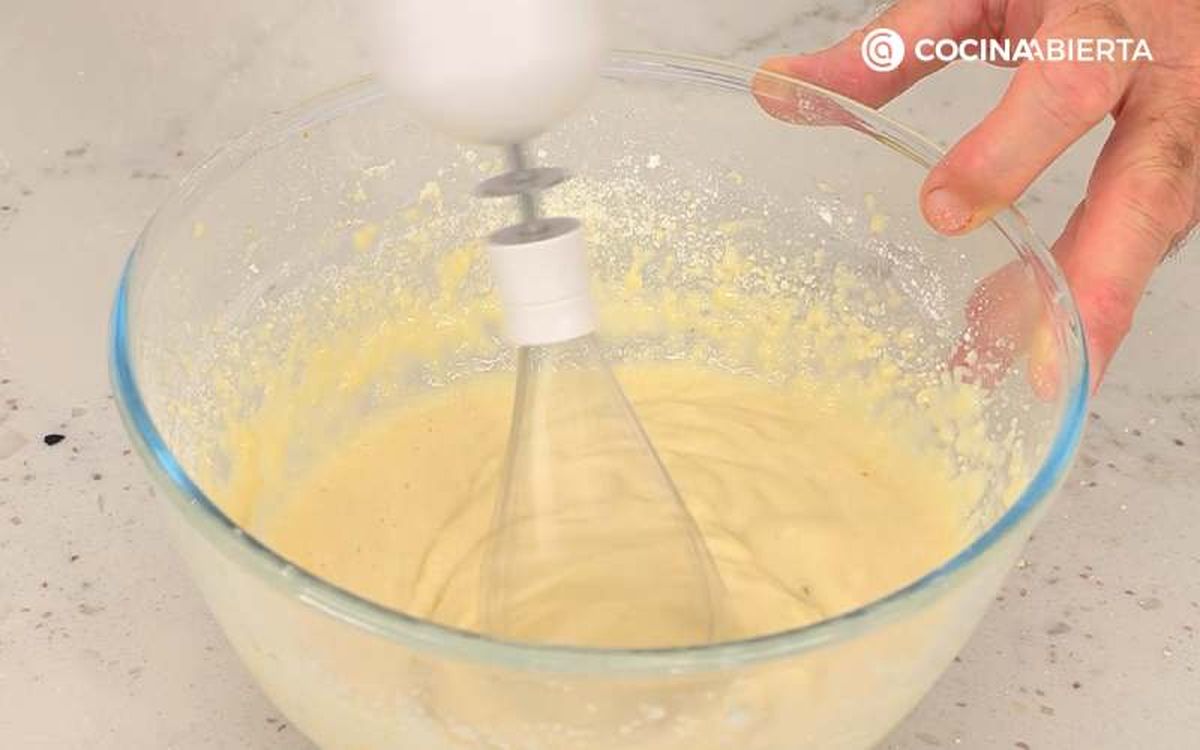 Sigue batiendo los ingredientes