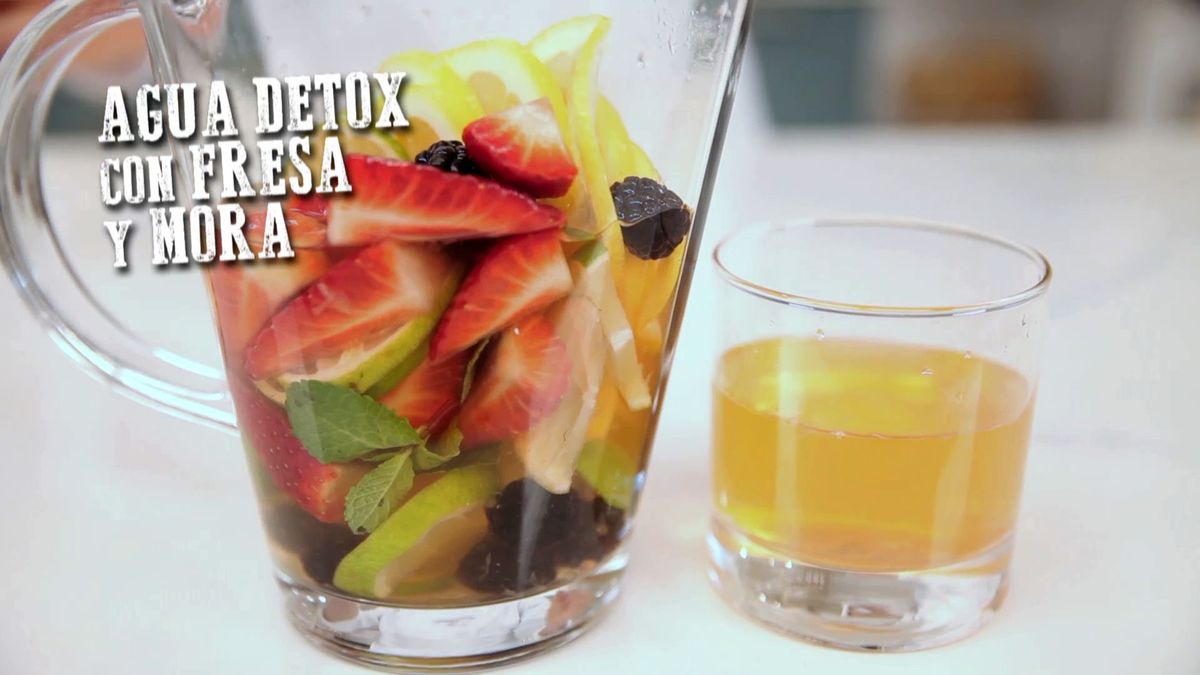 CABI0036 Agua detox fresa mora xl