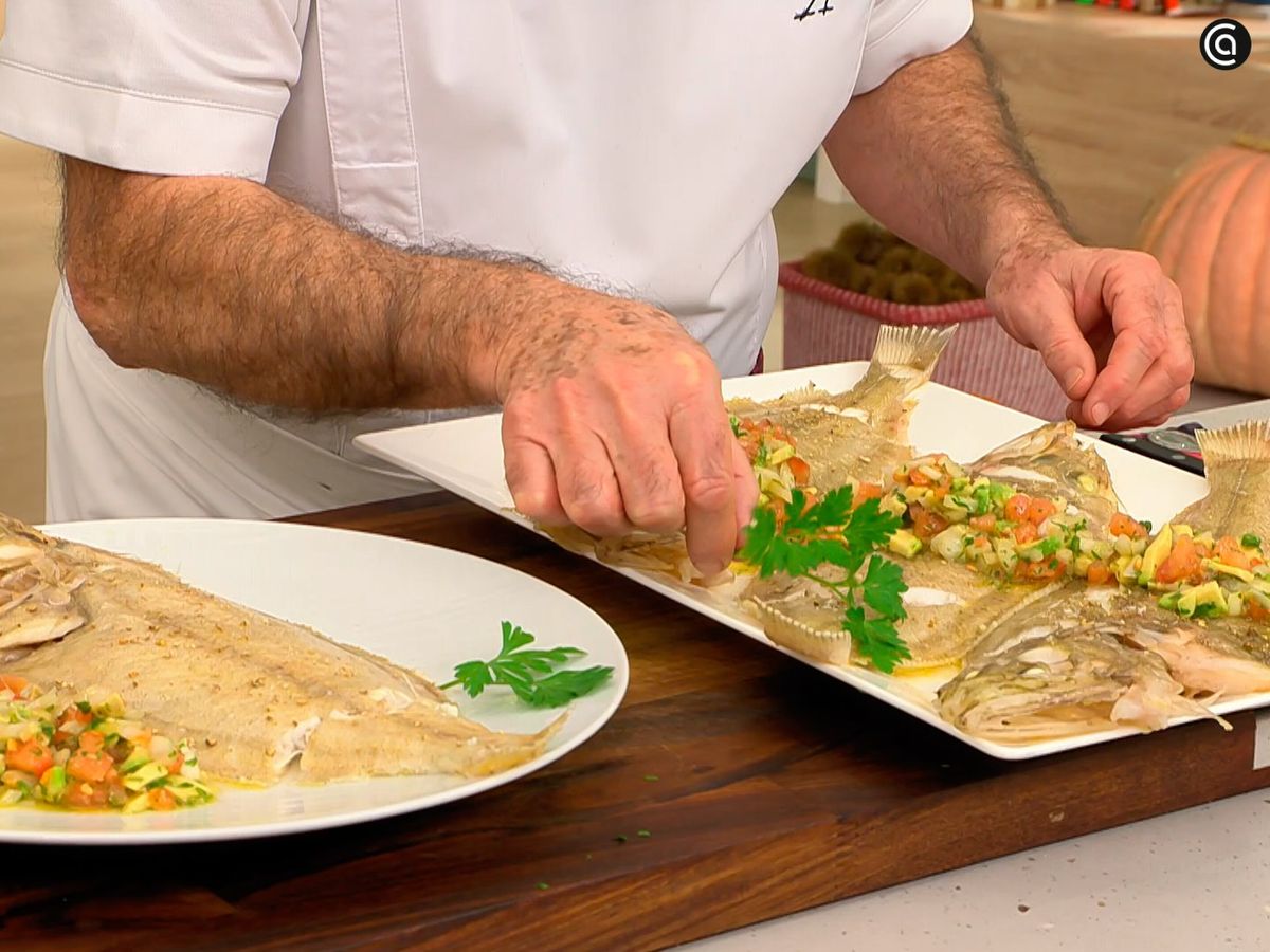 Acompaña el gallo asado con salsa de pico de gallo