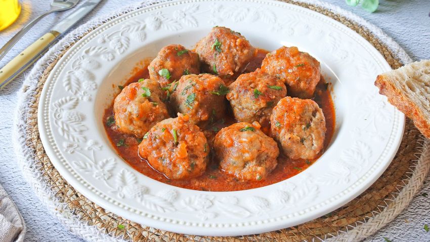 Albóndigas en salsa de la abuela