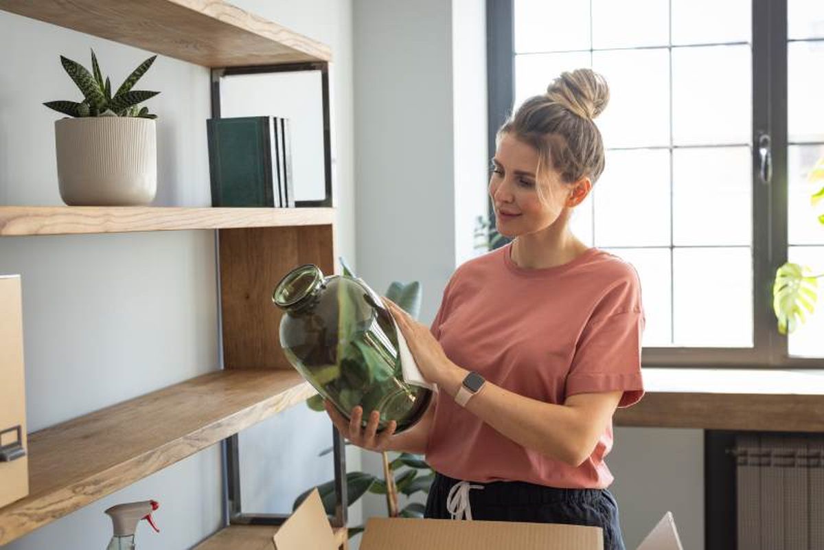 No permitas que tus jarrones acumulen manchas y malos olores