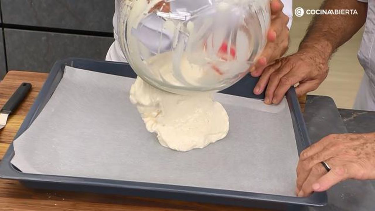 Karl7213 Rollo merengue melocoton paso 3