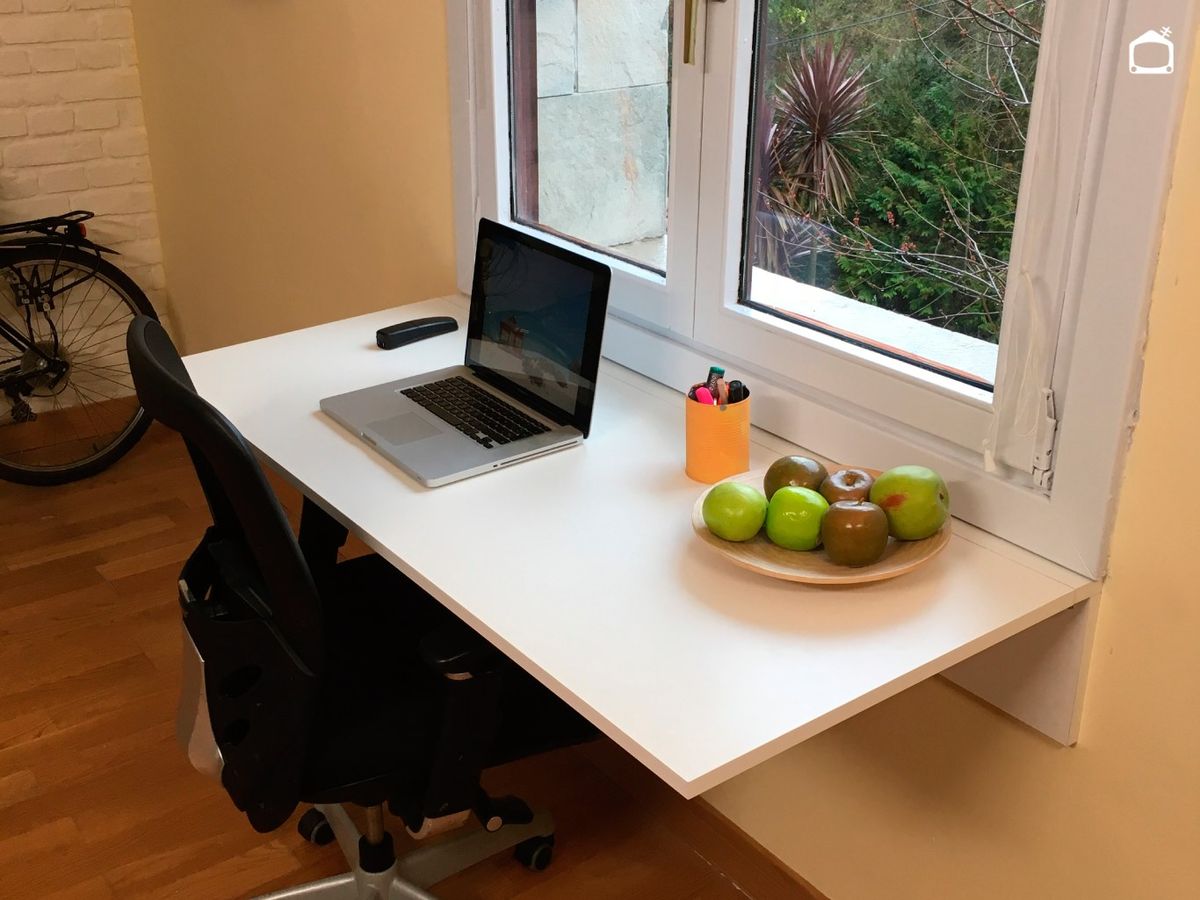 Escritorio abatible.